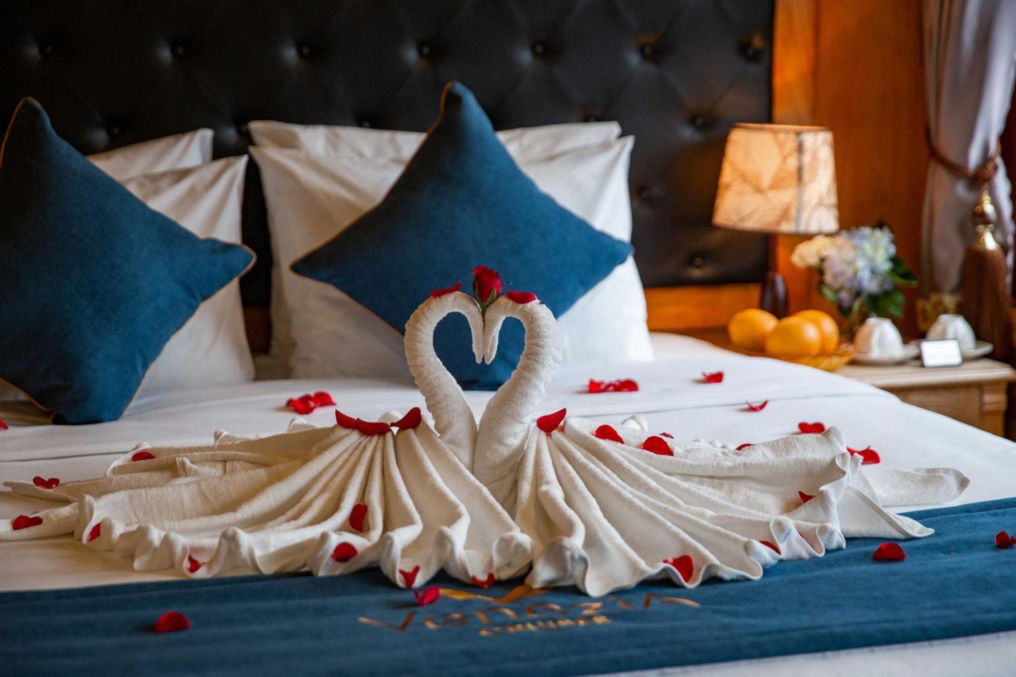 Venezia Boutique Cruises - Catba Island Otel Chan Chau Dış mekan fotoğraf